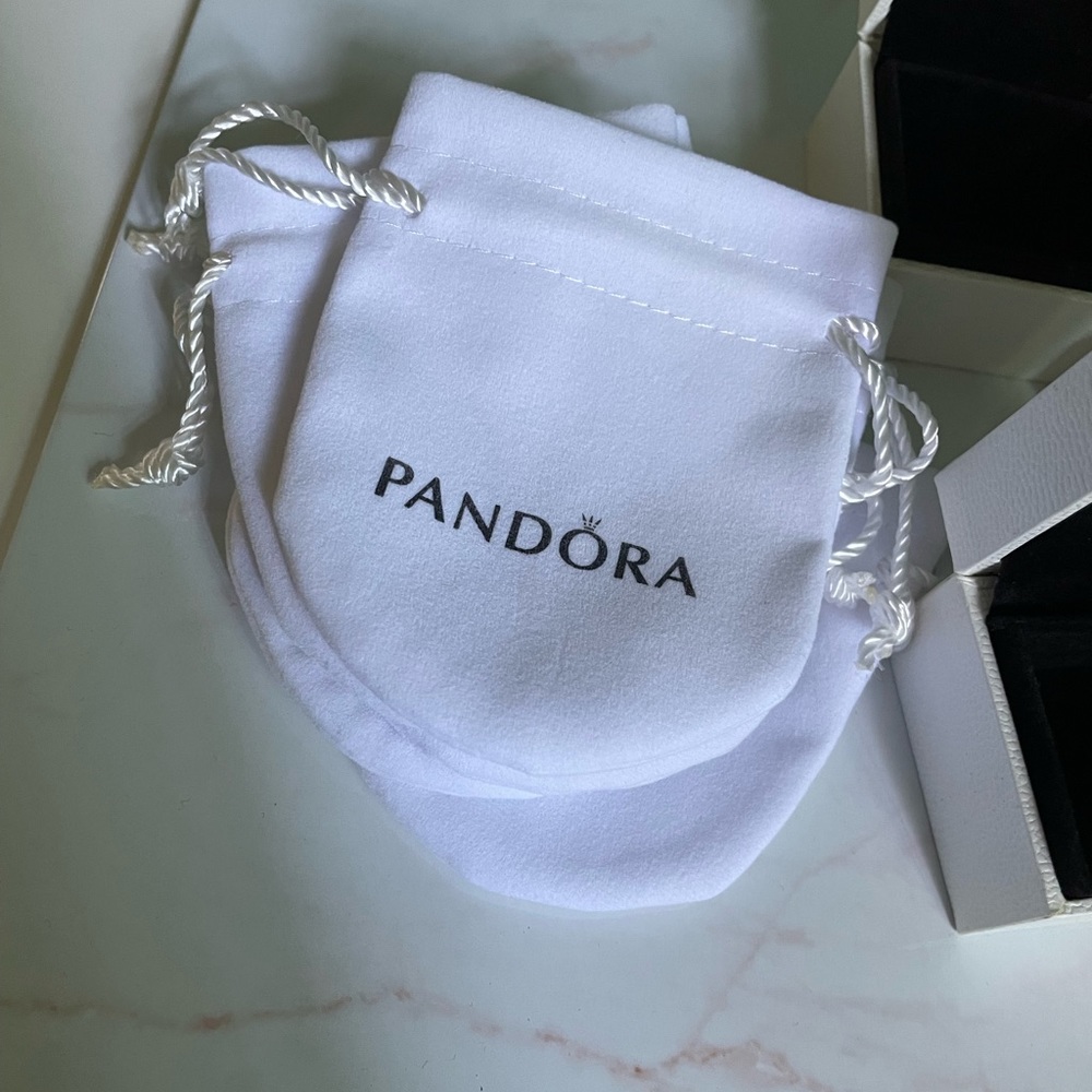 Pandora jewelry boxes+dustbag - Picture 3 of 3